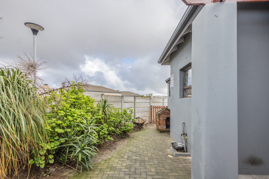 4 Bedroom Property for Sale in Viking Village Western Cape